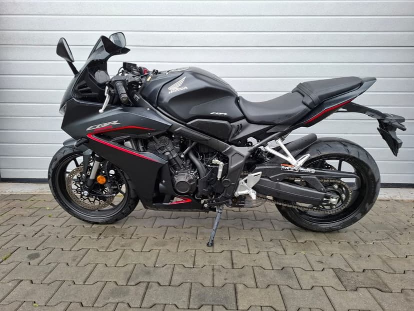 Moto M Parts Ploiesti vinde Honda Cbr 650 r model 2024 e-clutch. 35 kw