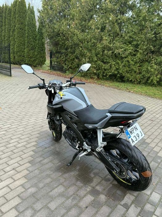Yamaha MT 125 akrapovic
