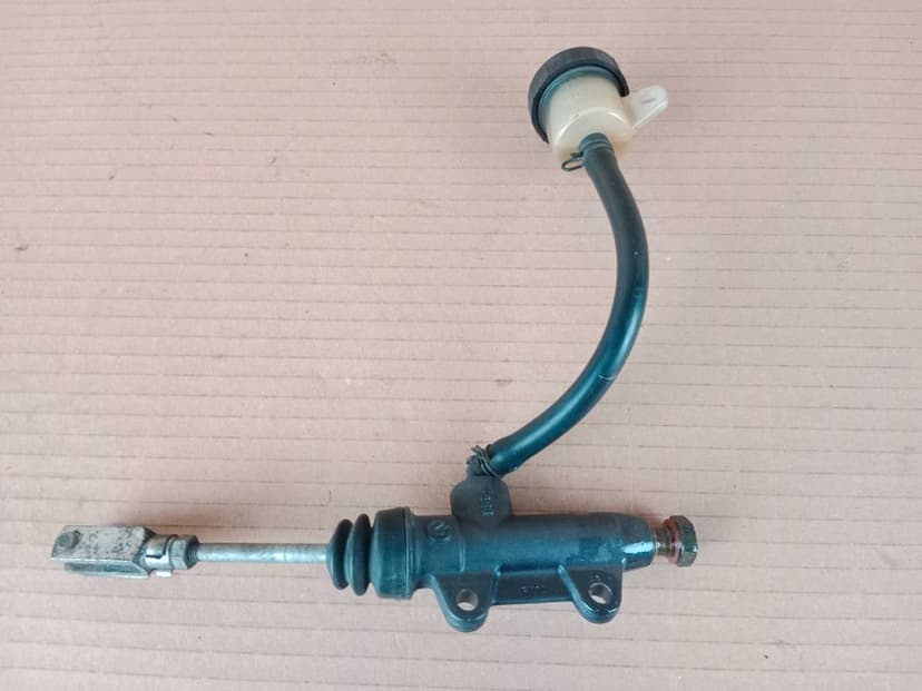 Aprilia Tuono RSV 1000 Mille Pompa Hamulca Tył Brembo Pompa Hamulcowa