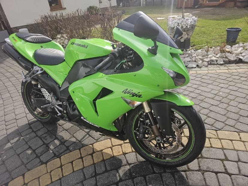 Kawasaki zx10r. Po remoncie silnika I skrzyni .mega stan