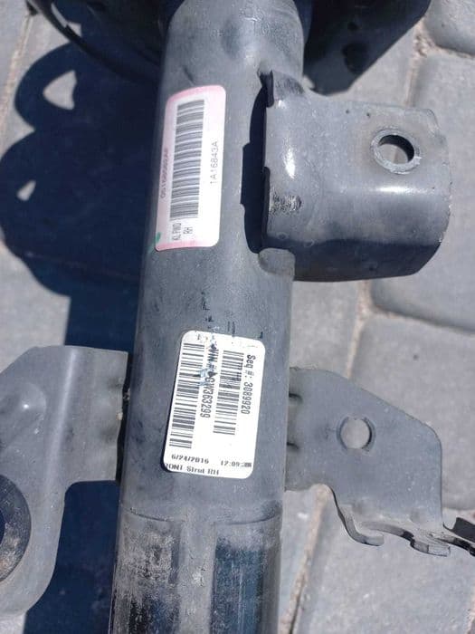 jeep cherokee kl amortyzatory przód mcperson