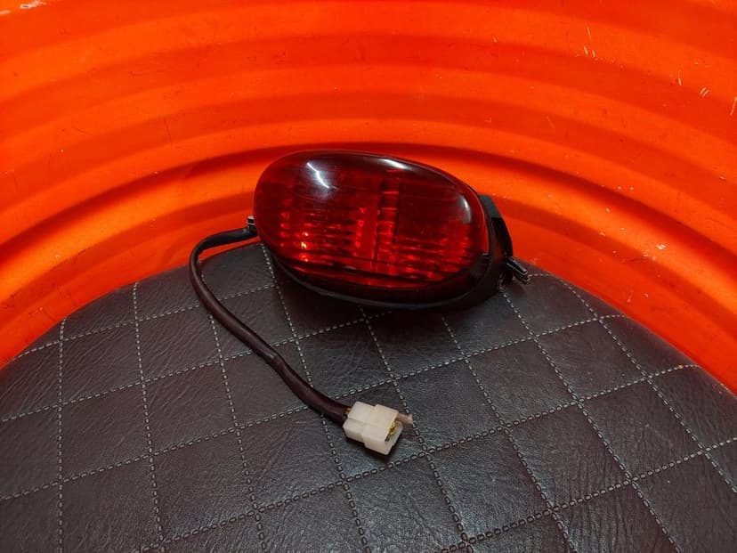 Lampa tył Suzuki GSX-R Srad 600/750 klosz tylna światło reflektor