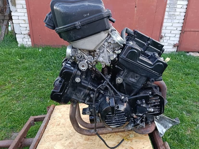 Silnik kompletny honda vfr 750