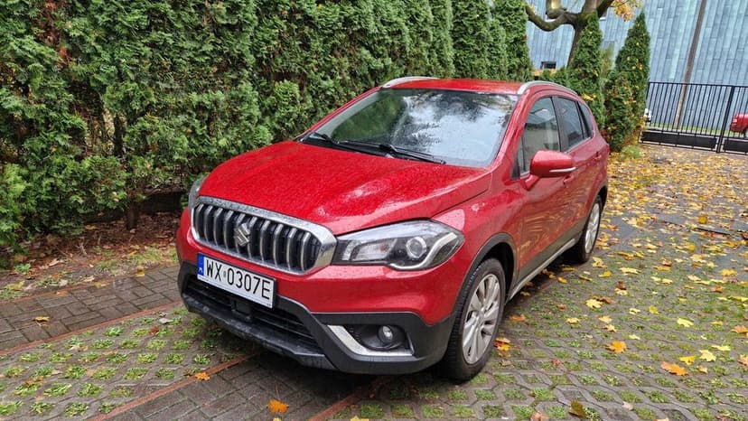 Suzuki s cross 2021r.