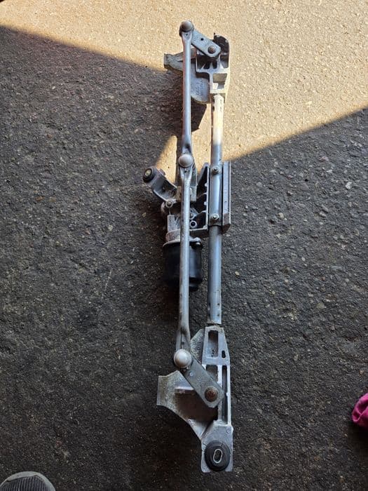 Mechanizm wycieraczek silniczek komplet nissan navara D40 3.0 v6