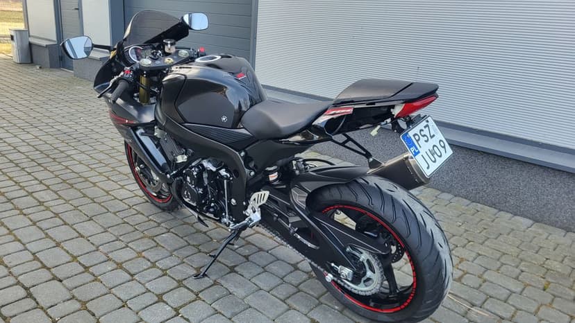 Suzuki GSX-R gsxr 750 po slizgu L1