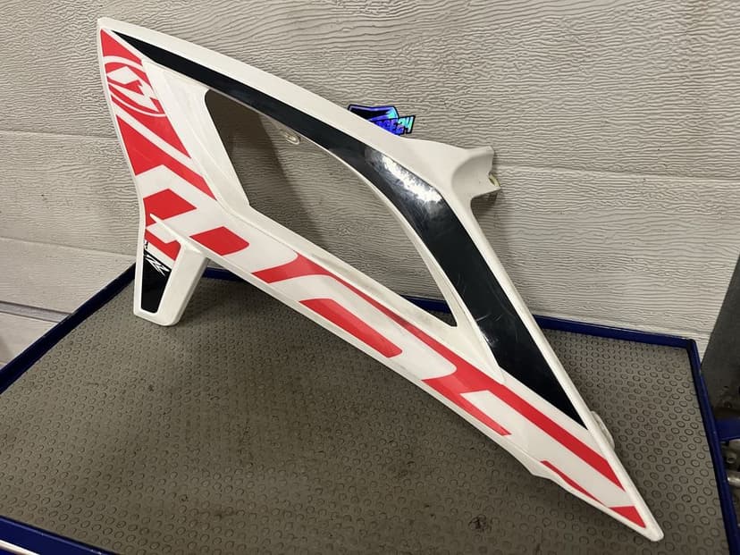 Lewy boczek owiewka beta rr 50 125