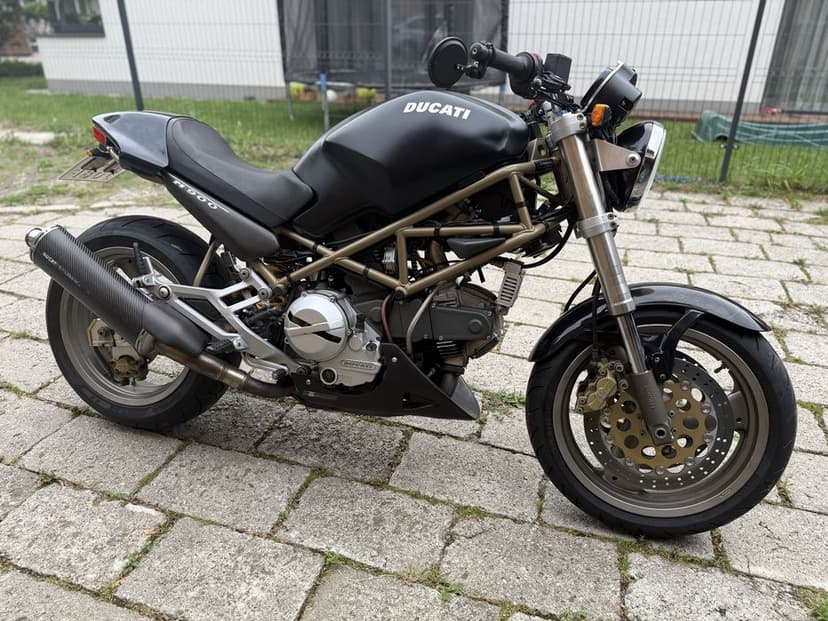 Ducati Monster 900
