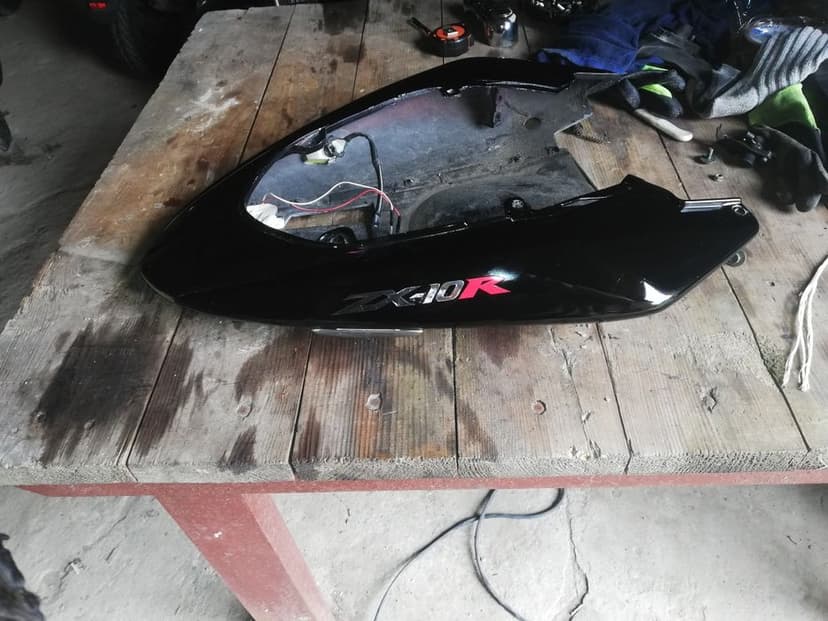Kawasaki zx10 r 04-05 ogon zadupek