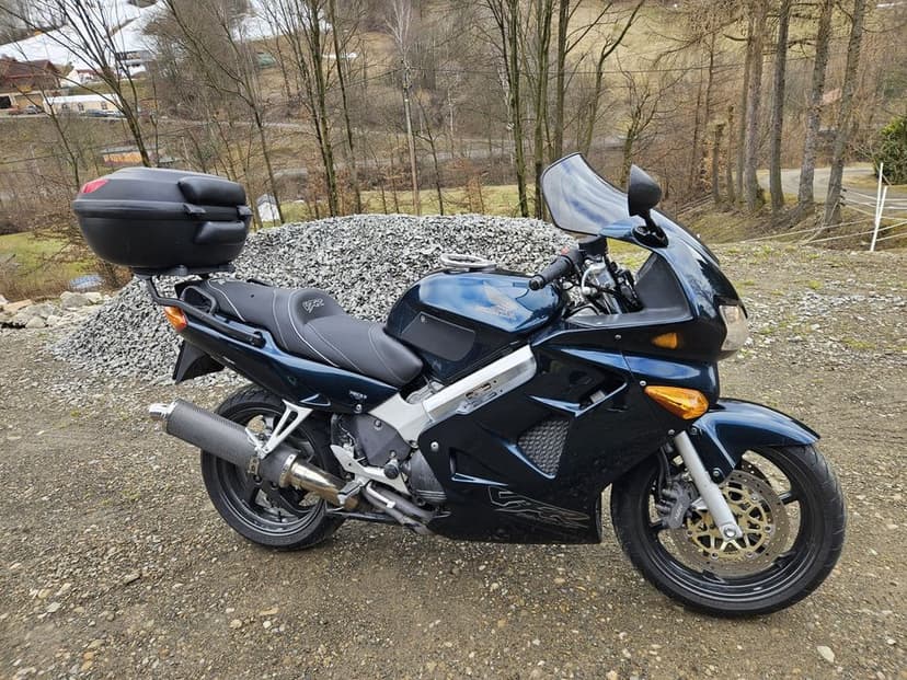 Sprzedam honde vfr 800