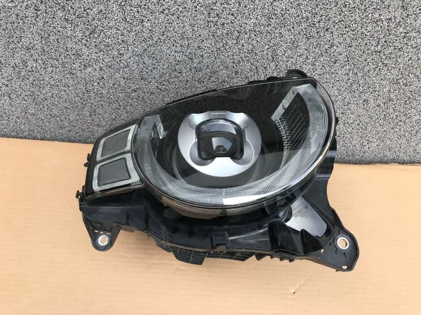 Land Rover Defender II L663 Lampa Full LED PRAWY PRZÓD L8B213W029HG