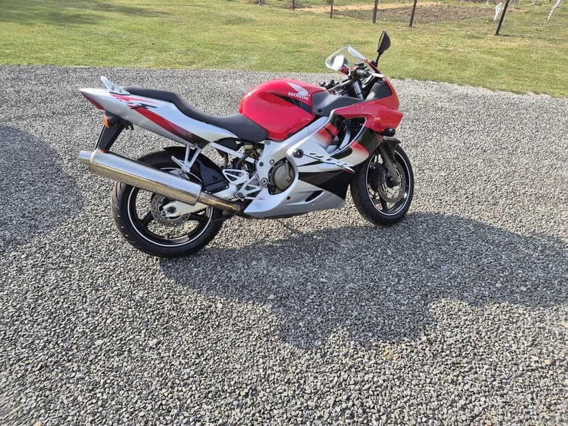 HONDA CBR F4i 2004