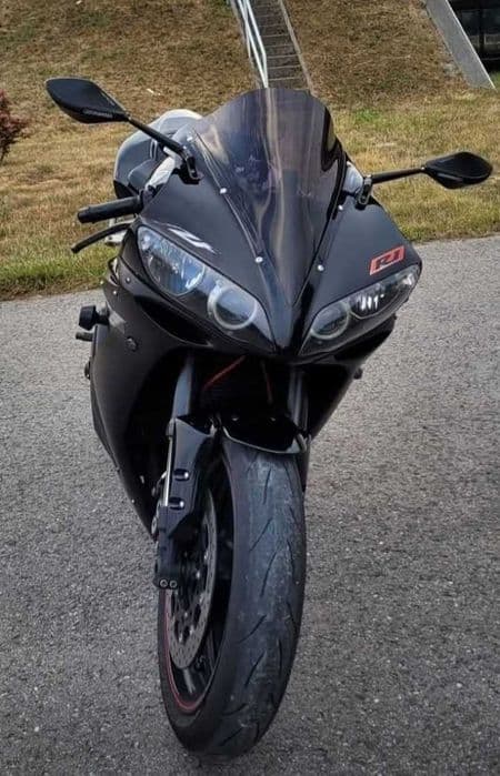 Motocykl Yamaha R1