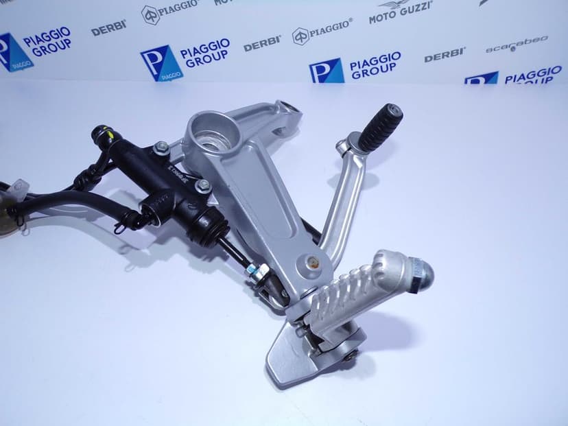 Set Prawy Pompa Paliwa Podnóżek Dźwignia Hamulca Aprilia RS660 Tuono
