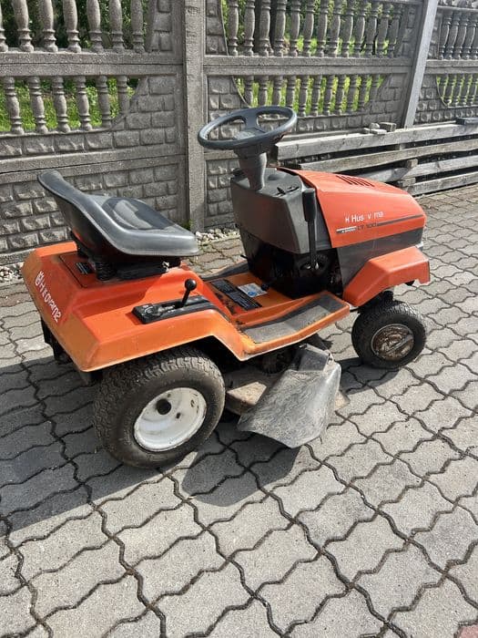 Kosiarka traktorek husqvarna LT100 briggs