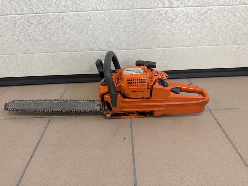 Pilarka Husqvarna 435 2,2 KM