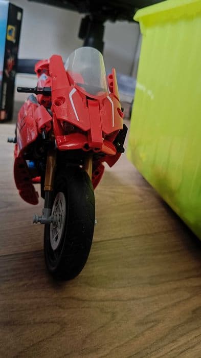 LEGO Technic Ducati Panigale V4 R