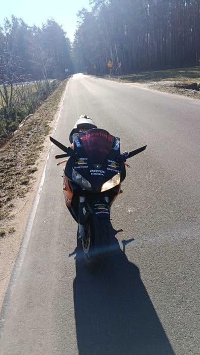 Rezerwacja.Sprzedam hondę CBR 600 pc37 z kat a2.