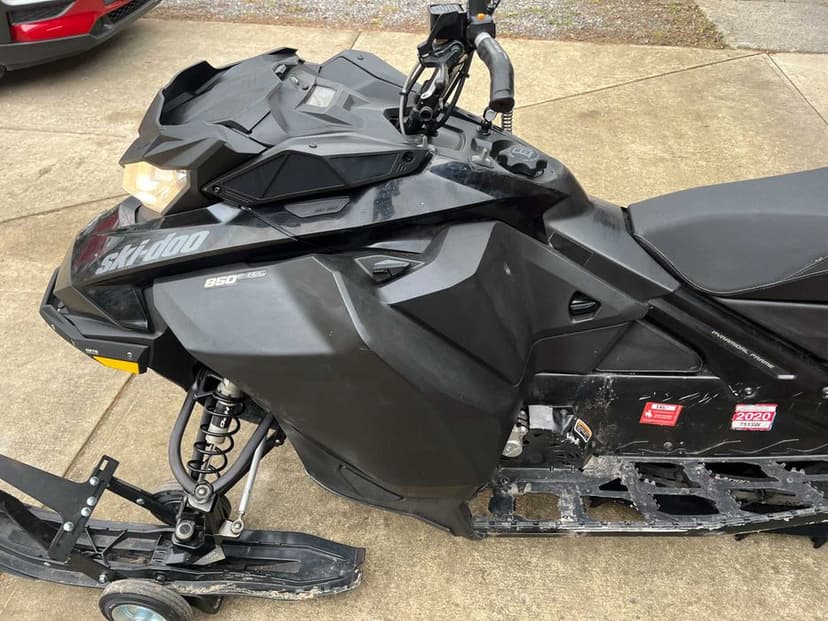 Skuter śnieżny Ski-doo Summit SP 850