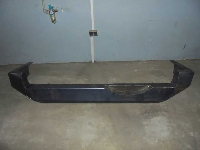 Zderzak Nissan Patrol Y 61 Tył w częściach Off-Road