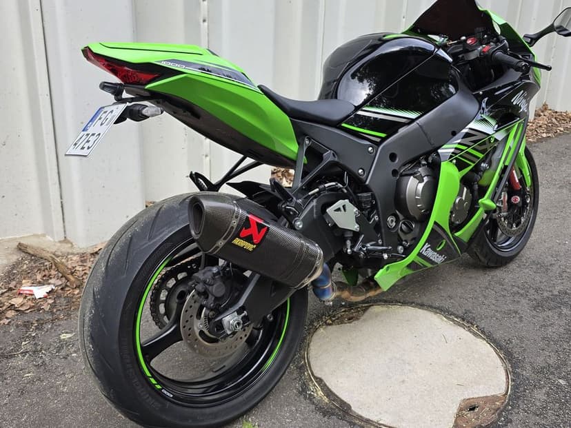 Kawasaki ZX10R KRT doinwestowana,  w świetnym stanie.