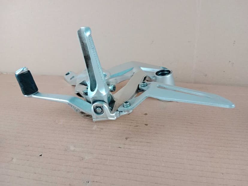 Ducati Panigale 959 Set Podnóżek Lewy Kierowcy Przód Przedni 16-19