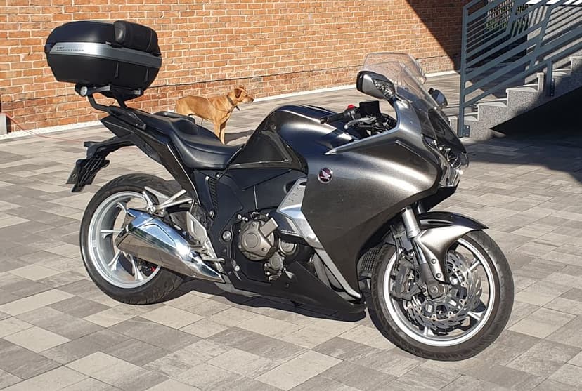 Honda VFR 1200F DCT 2015 automat BEZWYPADKOWA