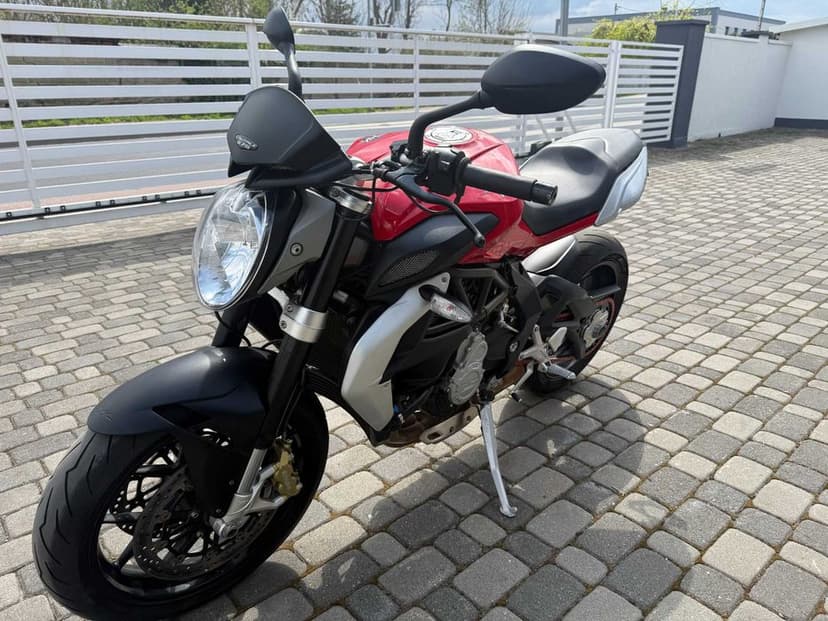 MV AGUSTA BRUTALE 675, 31tys km, 2012r bezwypadkowy, oryginał
