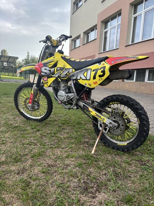 Suzuki rm 85 2009 na dużych kołach po remoncie