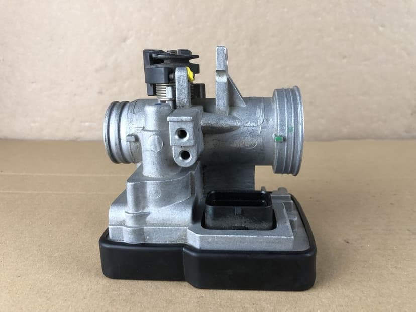 Aprilia Tuono 125 Przepustnica 2022 czujnik TPS ECU MODUŁ STEROWNIK