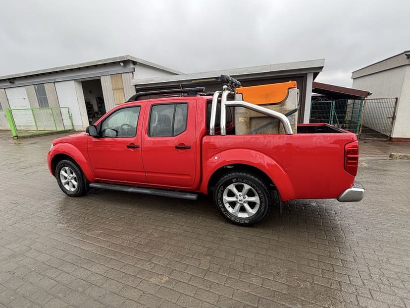 Samochód Nissan navara