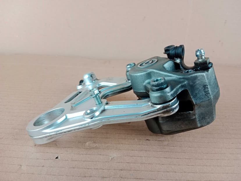 Ducati Panigale 959 Zacisk Hamulcowy Tył Tylny BREMBO Klocki 16-19