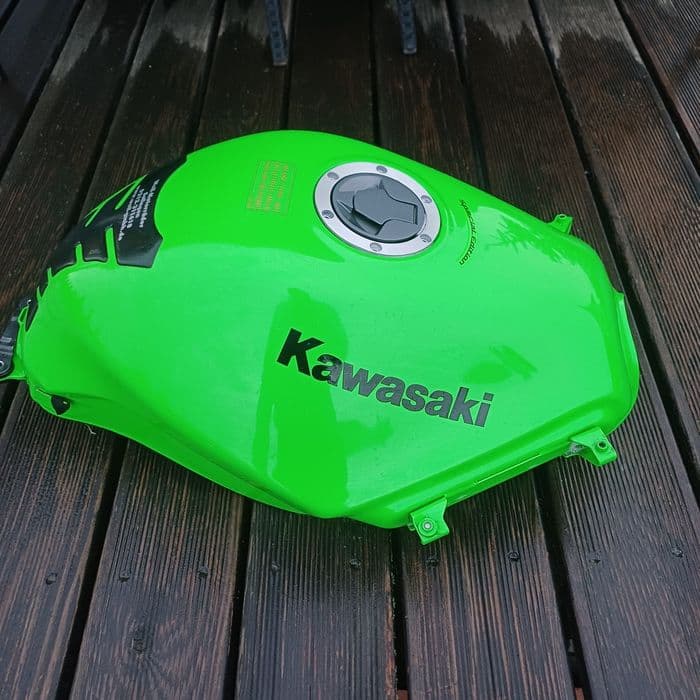 Zbiornik Kawasaki Ninja 250r Koło Lampa Owiewka Ninja 250r