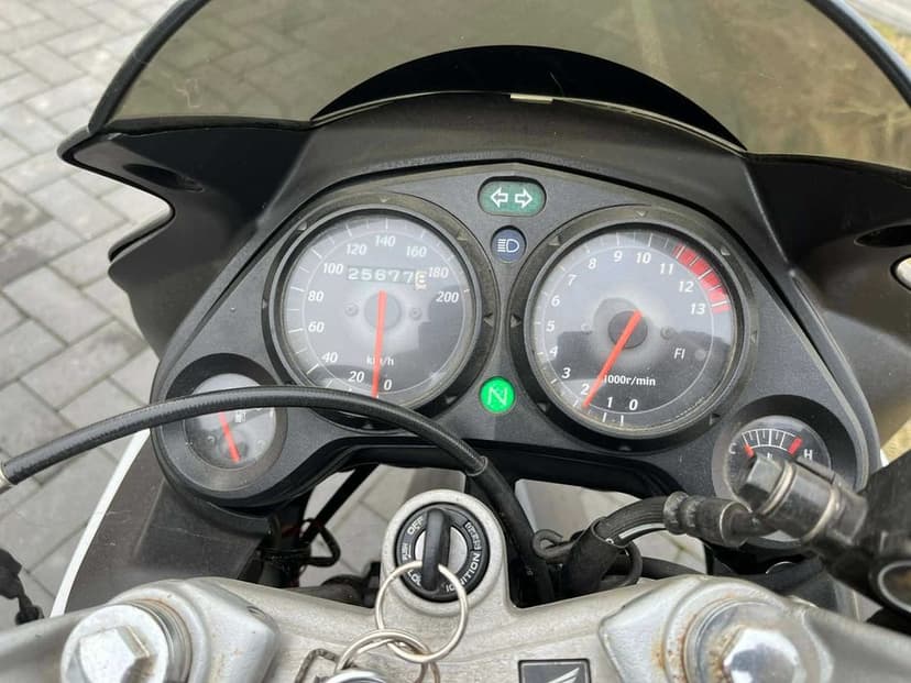 Sprzedam Hondę CBR 125R - zadbana, niski przebieg