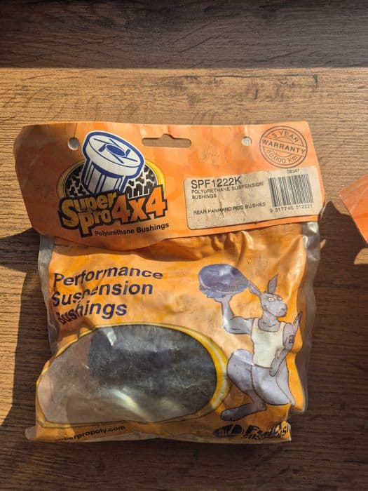 komolet silentblock wahaczy Toyota Land Cruiser LC70 gumy zawieszenia