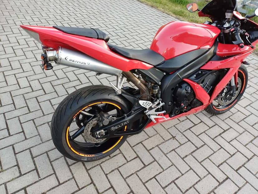 Yamaha R1 RN12 2005r