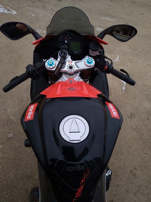 Aprilia RSV4 Factory