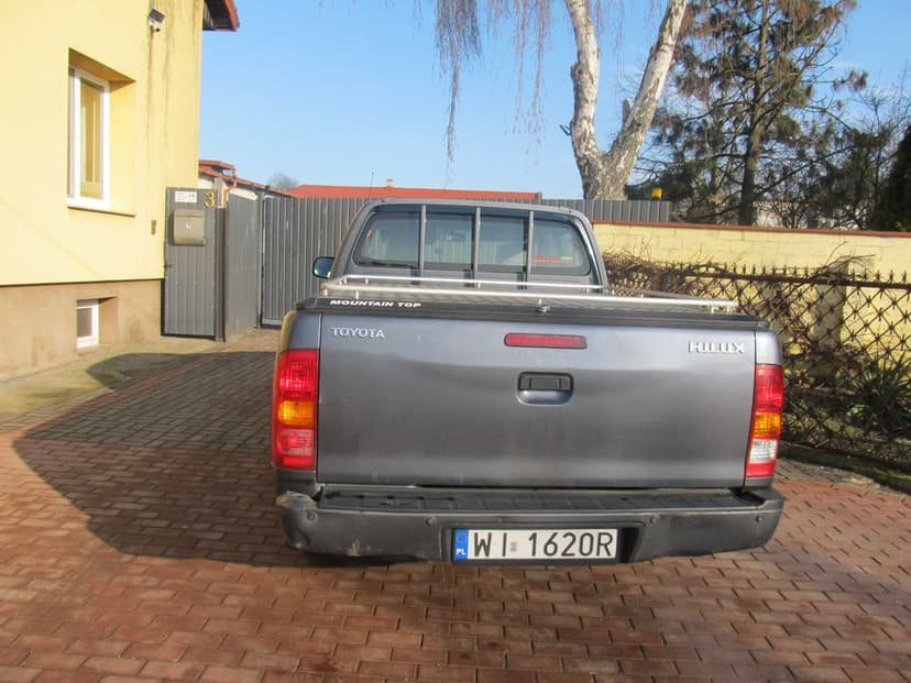 Toyota HILUX samochód terenowy pick-up