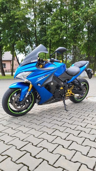 Suzuki gsx s 1000 f