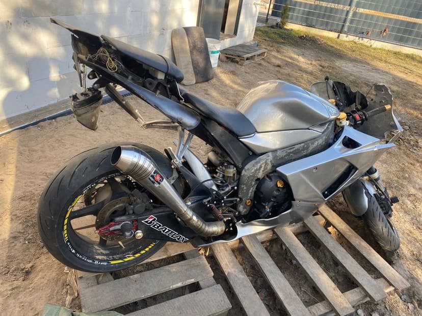 Yamaha r1 rn12 uszkodzona