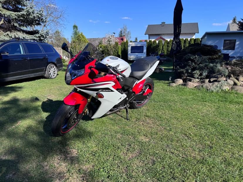 Honda cbr 600f roczniku 2012