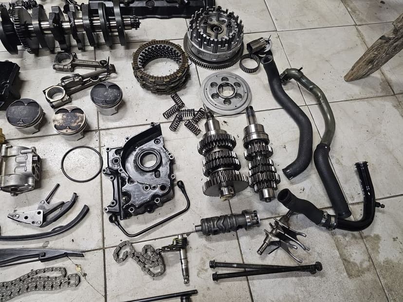 Kawasaki ZZR 1200 silnik części wał kapa skrzynia sprzęgło pompa korba