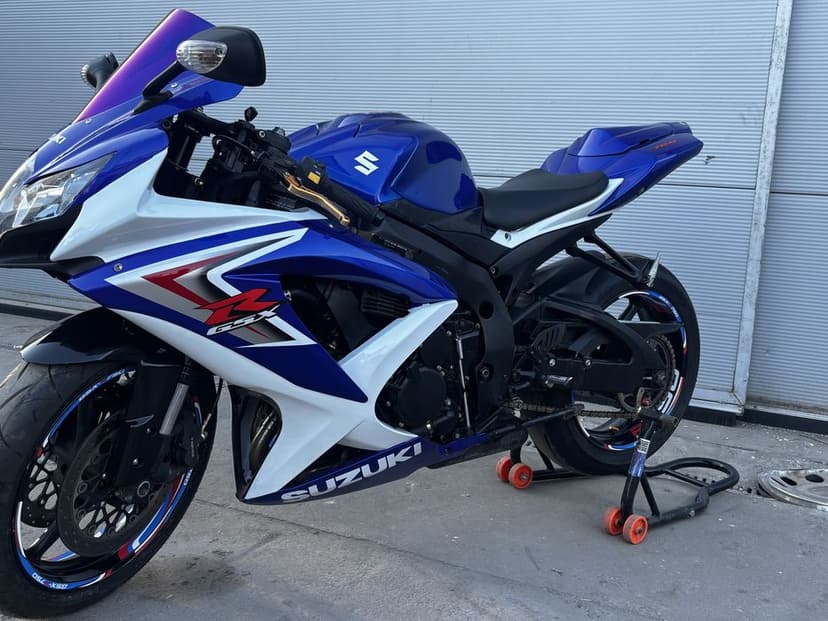 Suzuki gsxr 750 K8