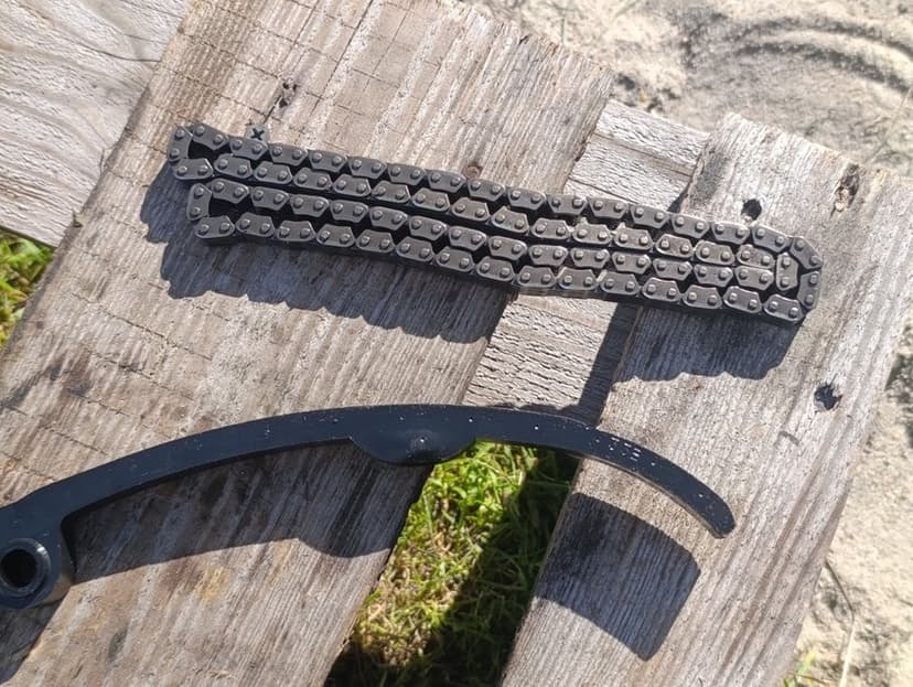 Ślizgi Suzuki GSXR 600 Srad 750 ślizg łańcuszek rozrządu części C1