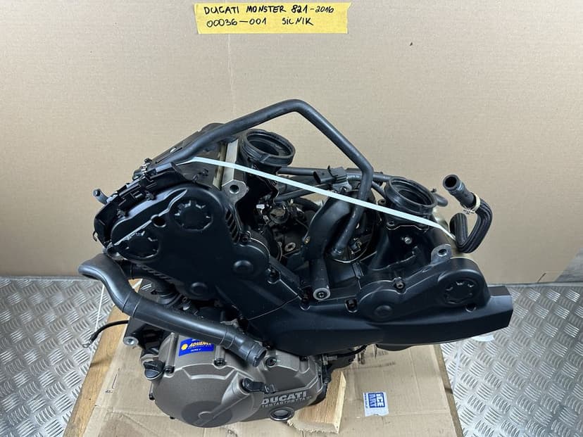 Ducati Monster 821 Silnik Motor Engine 2016 Montaż ! Idealny !