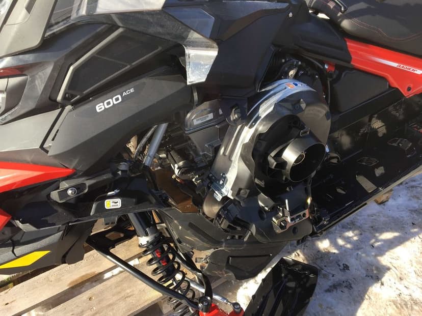 Skuter śnieżny Lynx Adventure LX 600 ACE 2025 model 2026 F-vat