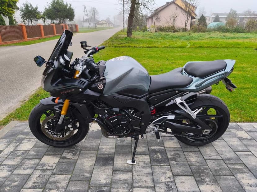 Yamaha fz1s ABS/akrapovic 09r