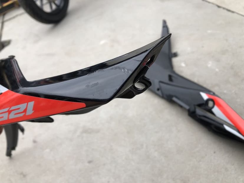 Ogon owiewki aprilia 125 tuono zadupek
