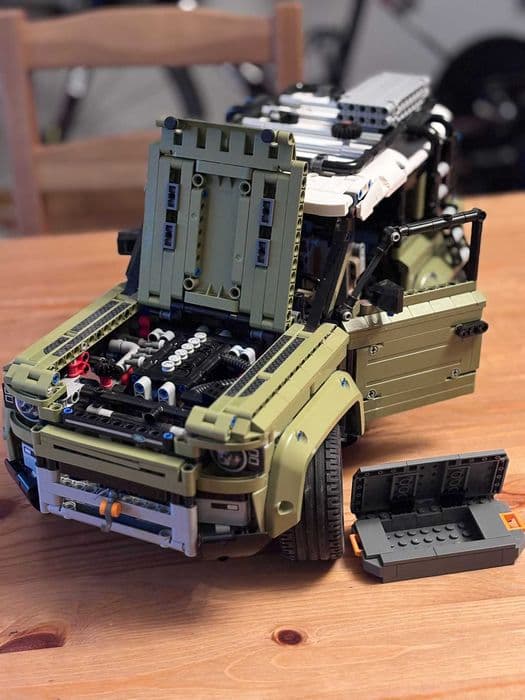 LEGO Technic Land Rover Defender 42110 – komplet + instrukcja