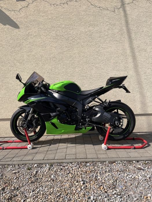 Kawasaki ZX-6R Performance Edition